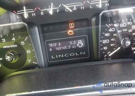 2010 Lincoln Navigator z USA, uszkodzony, nr VIN 5LMJJ2J55AEJ06853